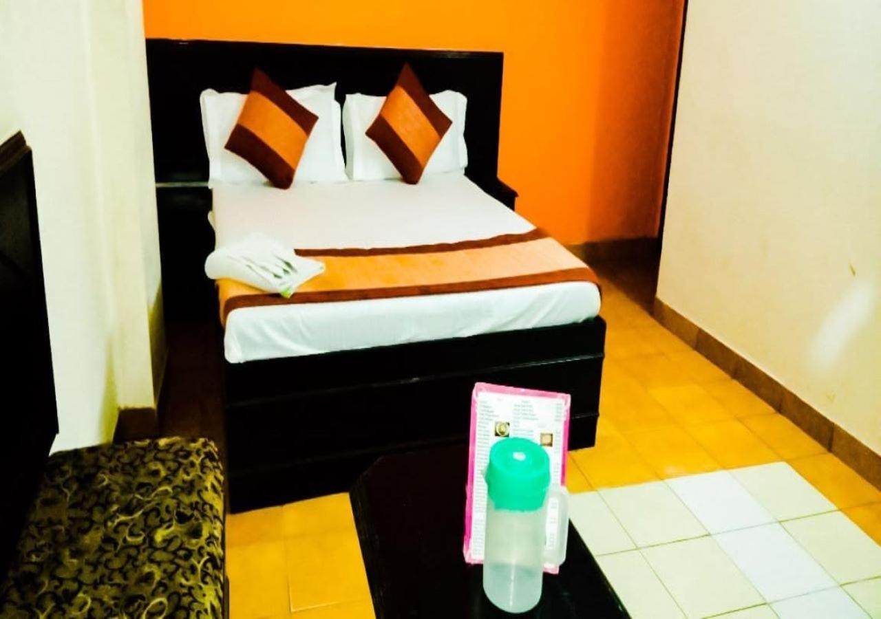 Hotel International Neelam Near New Delhi Railway Station Neu-Delhi Exterior foto